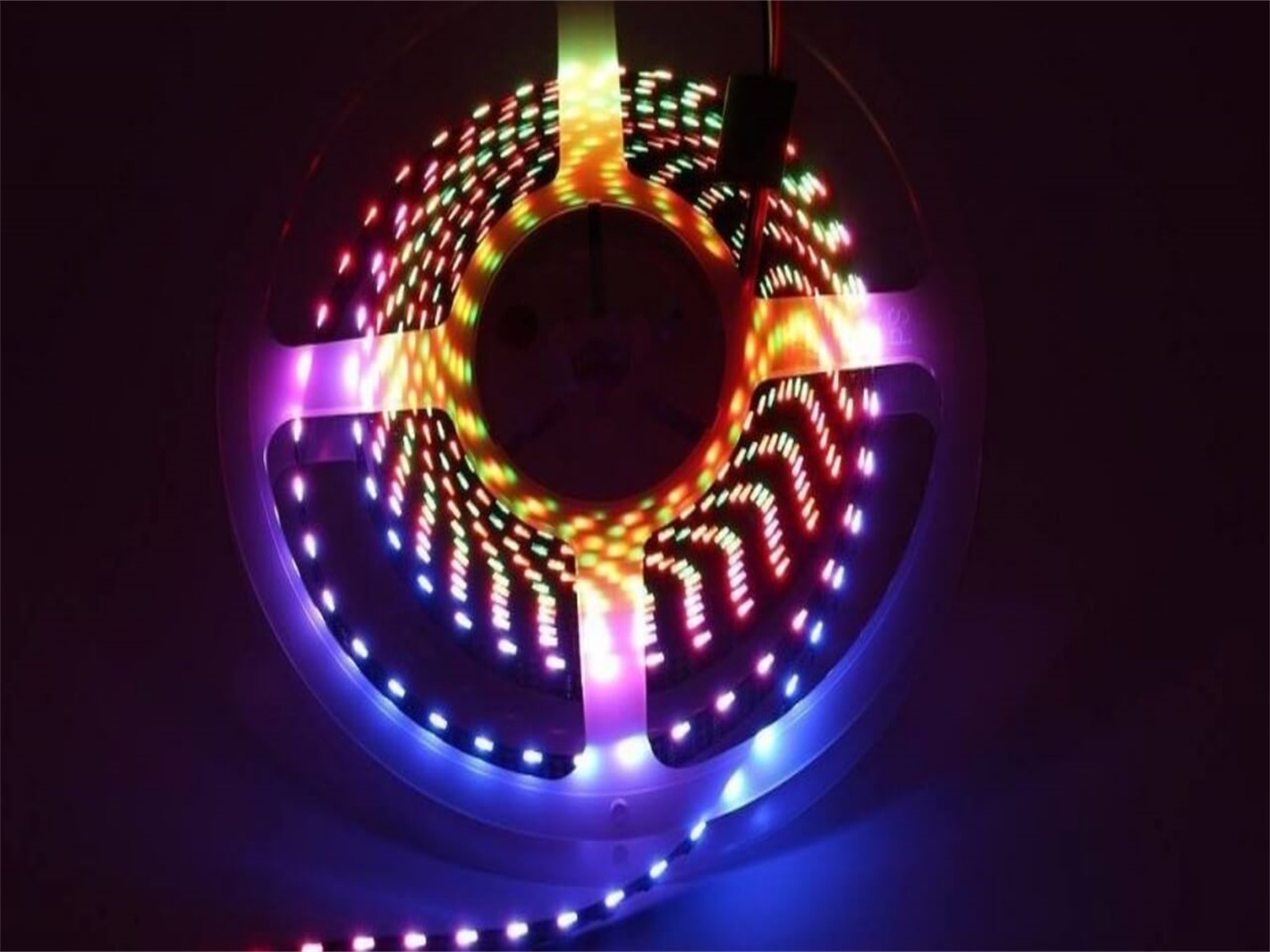 Iluminar la Vida Creativa: Tiras de LED para Zócalos, Pontones y Rodapiés-Instalación-Consejos