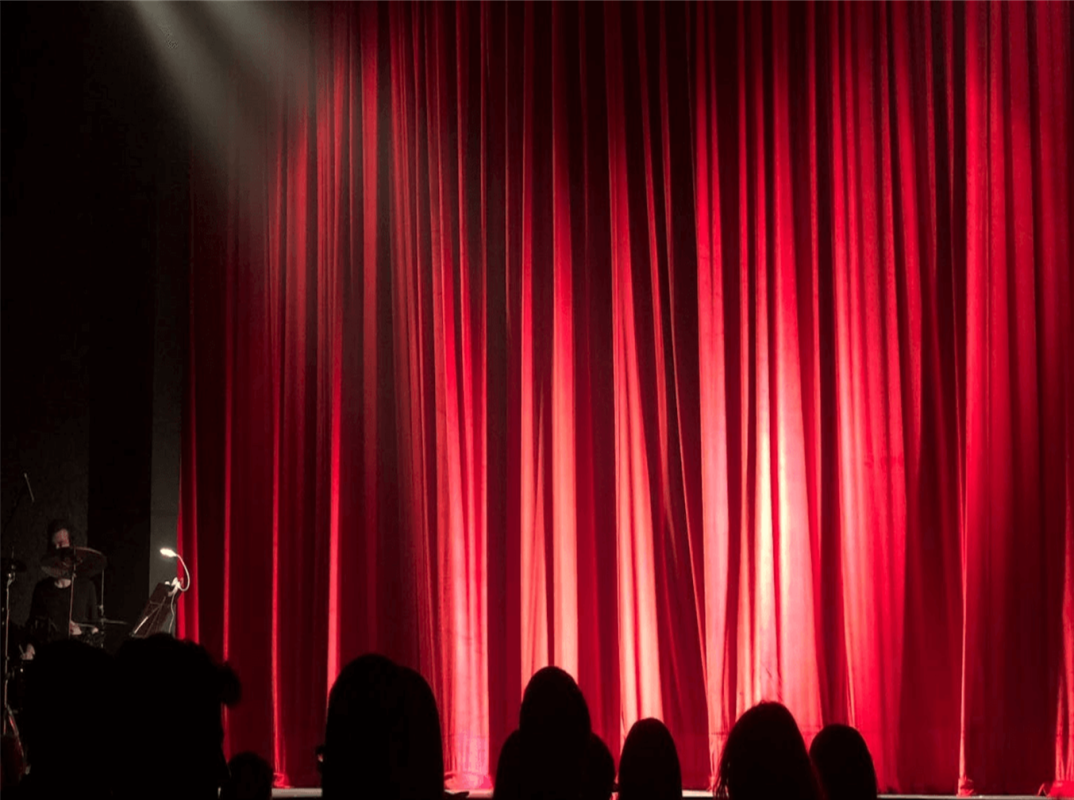 LED para Iluminación Teatral y Escénica: Iluminando la Magia del Espectáculo-Sin categorizar