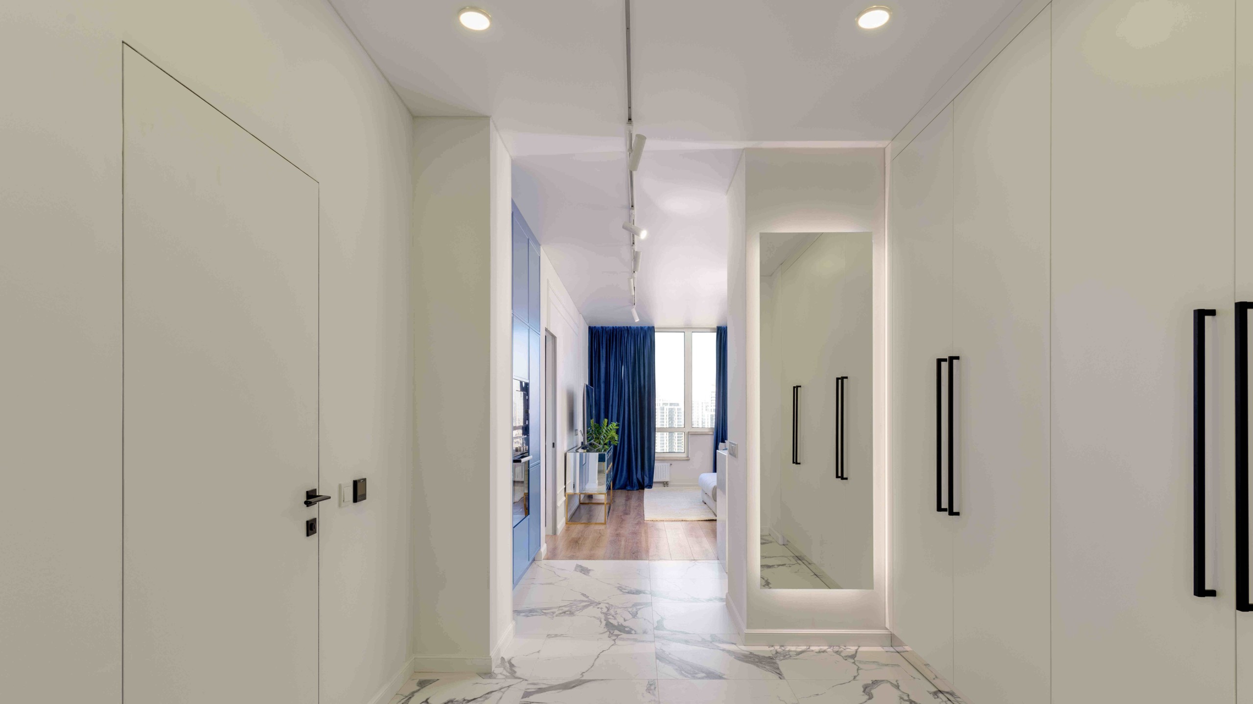 luces led tiras focos downlights para hogar pasillo