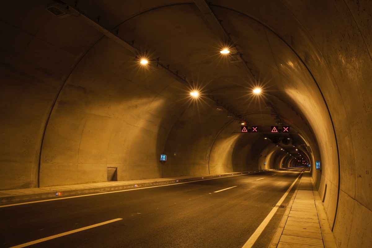 Guía Completa de Luces LED para Túneles: Ventajas Clave y Consejos para Elegir-Guía
